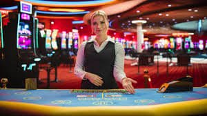 Dashboard ijospin77 menampilkan berbagai kategori pasar sportsbook, kasino live-dealer, dan permainan slot